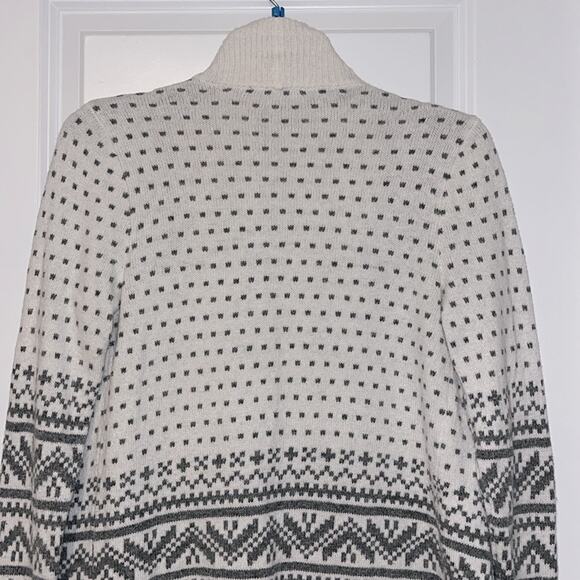 LOFT Cream and Gray Geometric Print Sweater - Picture 6 of 10